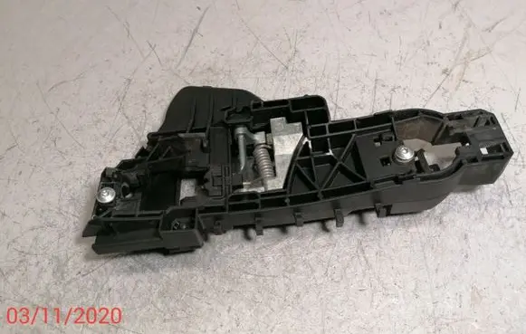 Rear door exterior handle/bracket