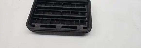 BMW X3 E83 Quarter panel pressure vent 6962293