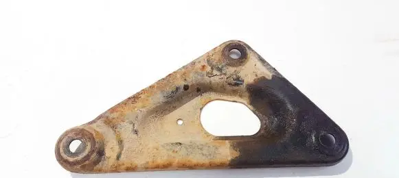 Opel Zafira A Engine mounting bracket