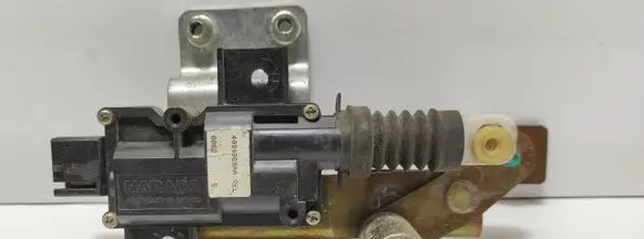 Chrysler PT Cruiser Central locking motor 4894069AA