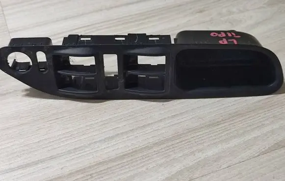 Fiat Tipo Front door window switch trim 735604302