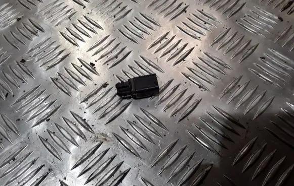 Volkswagen PASSAT B6 Outside/external air temperature sensor 