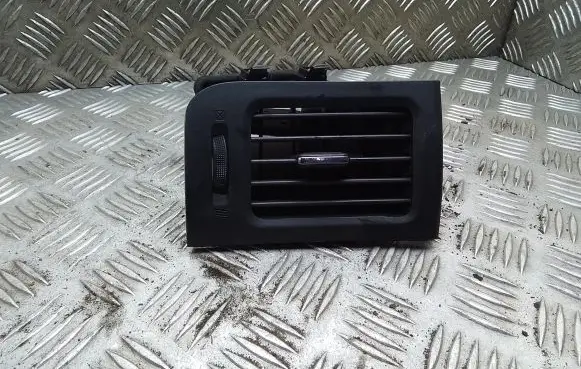 Nissan X-Trail T31 Dashboard side air vent grill/cover trim 68761JG00B 68761JG40A 68761JG00A
