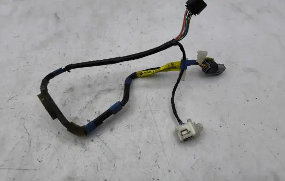 Lexus IS 220D-250-350 Front door wiring loom 8974653020