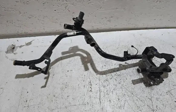 Engine coolant pipe/hose