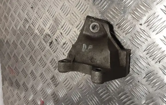 Jeep Grand Cherokee Engine mounting bracket 52124990A