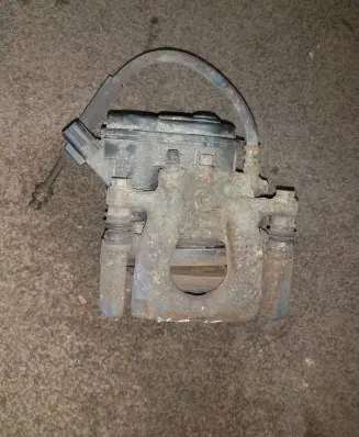 Mazda 6 Rear brake caliper 32357035