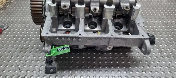 Volkswagen Polo IV 9N3 Engine head 045103373H