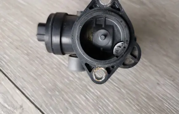 Mazda 3 I Vacuum valve 11G7