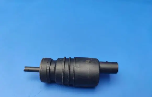 Mercedes-Benz CLK A209 C209 Windscreen/windshield washer pump