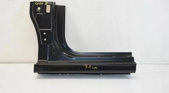 KIA Ceed Pillar (middle) 75234876