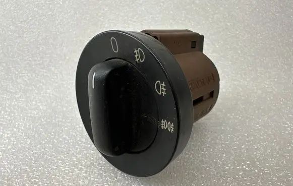 BMW 5 E39 Light switch 8363684