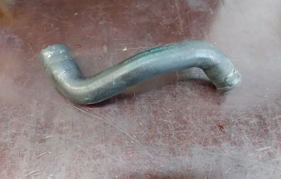 Mercedes-Benz ML W164 Engine coolant pipe/hose A1645060735
