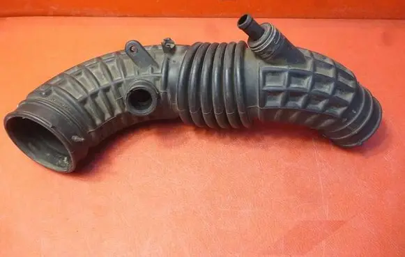 Nissan Navara D40 Engine coolant pipe/hose