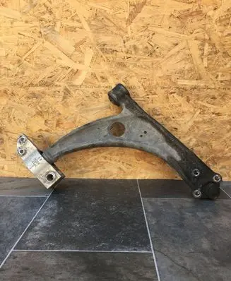 Volkswagen PASSAT B6 Front lower control arm/wishbone 3C0407153B