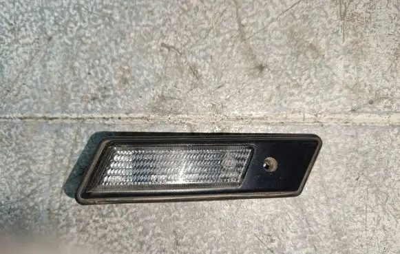 BMW 3 E36 Front fender indicator light 185007