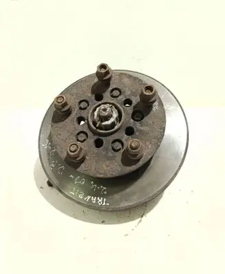 Front wheel hub