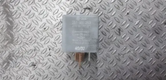 Volkswagen Golf IV Other relay 357911253