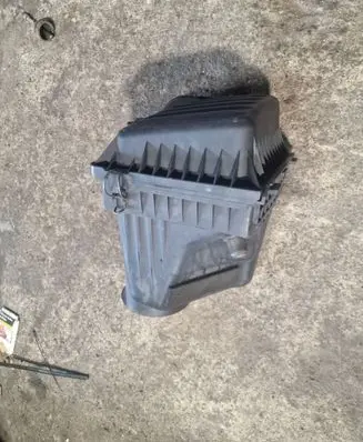 Chrysler 300 - 300C Air filter box