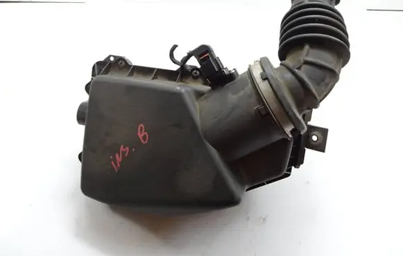 Opel Insignia B Air filter box 84141124 000251413 1512100000000