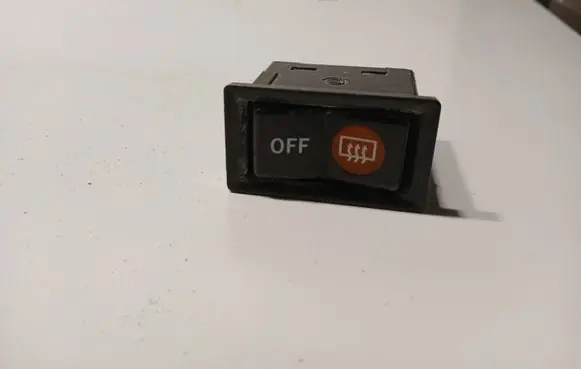 Toyota Land Cruiser (BJ70) Windscreen/window heater switch