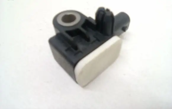 Mercedes-Benz GLE (W166 - C292) Airbag deployment crash/impact sensor A1668210151