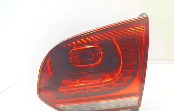 Volkswagen Golf VI Tailgate rear/tail lights