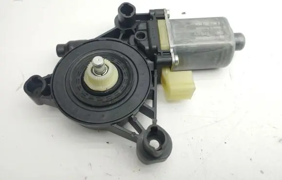 Audi Q2 - Front door window regulator motor 5Q0959801B