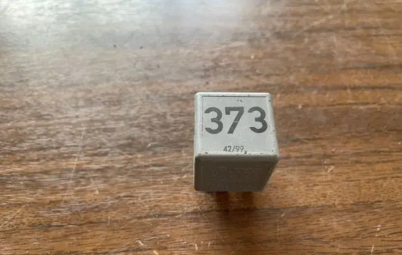 Audi A6 S6 C5 4B Other relay 8D0951253A