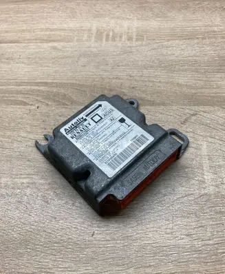 Renault Megane I Airbag control unit/module 8200117651