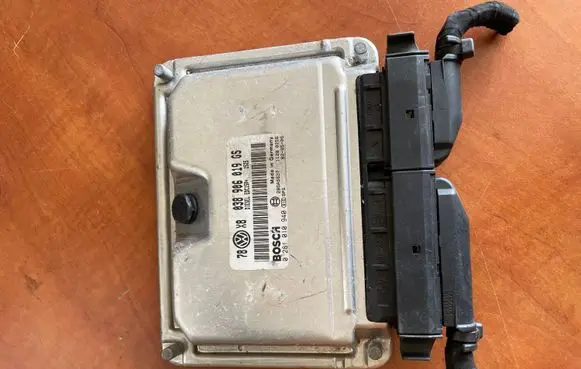 Volkswagen PASSAT B5.5 Engine control unit/module 038906019GS