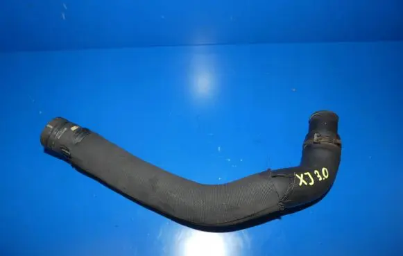 Jaguar XJ X351 Engine coolant pipe/hose