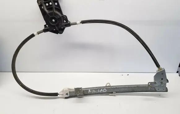 Rear door manual window regulator