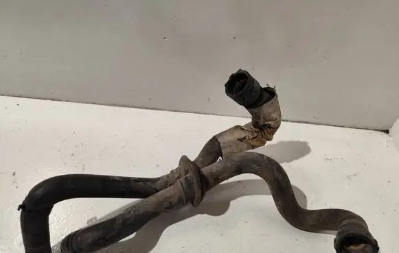 Audi A4 S4 B7 8E 8H Engine coolant pipe/hose 8E1819350M