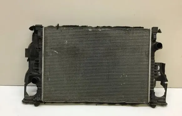 Volvo V60 Coolant radiator 31353295