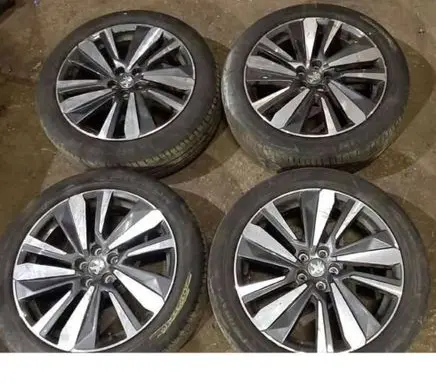 Peugeot 3008 II R19 alloy rim 98096854XS 9809685477