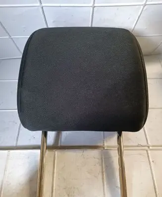 Mazda 5 Front seat headrest 