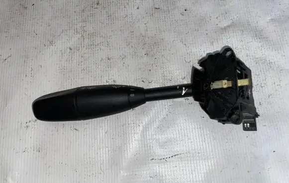 Mercedes-Benz E W211 Indicator stalk a1715402245 1715402245