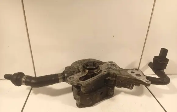 Volkswagen Golf IV Vacuum pump 038145209E 031209F