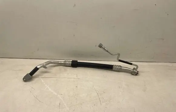 Audi A4 S4 B9 Air conditioning (A/C) pipe/hose 8W1816740
