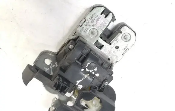 Audi A4 S4 B8 8K Tailgate/trunk/boot lock/catch/latch 8K9827505A