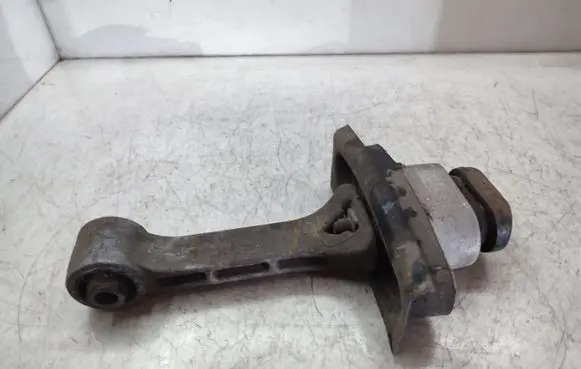 KIA Optima Engine mount bracket