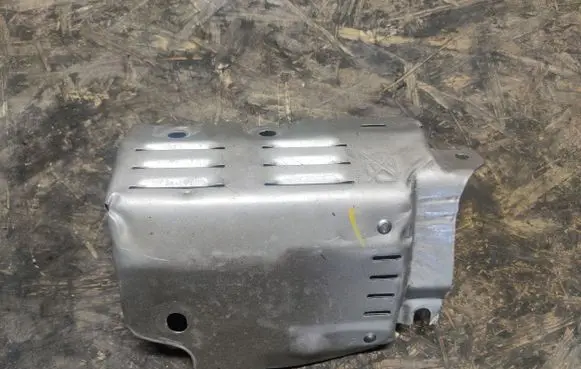 Opel Mokka B Exhaust heat shield 9817792380