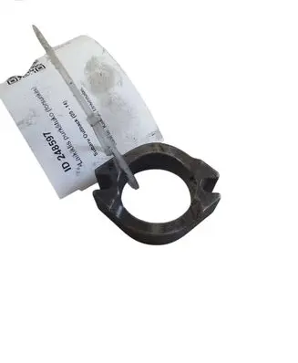 Subaru Outback Fuel Injector clamp holder 