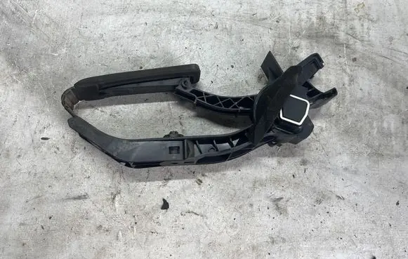 Mercedes-Benz E W211 Accelerator throttle pedal A2113000804