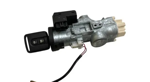 Nissan X-Trail T30 Ignition lock 28590C9902 97RI000005 5WK48042A