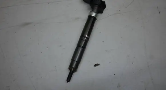 Volkswagen Transporter - Caravelle T5 Fuel injector 03L130277C