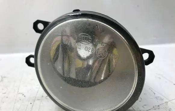 Toyota Corolla Verso AR10 Front fog light 812110F020 27160200