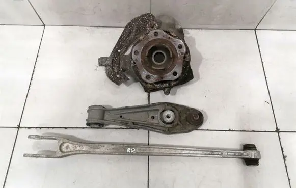 Porsche Boxster 987 Rear wheel hub spindle/knuckle 98733165805 98733114302