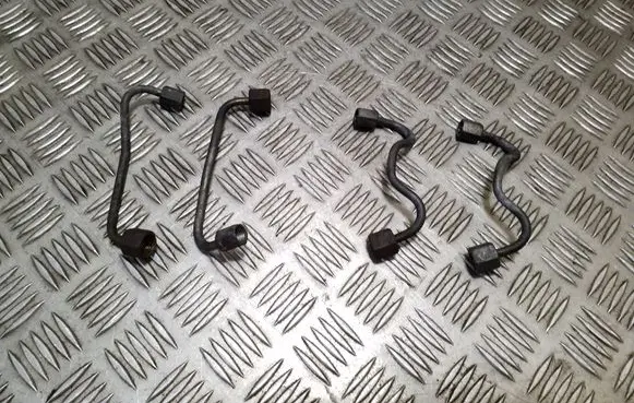 KIA Sportage Fuel injector supply line/pipe 
